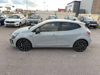 Photo 1 Renault Clio  E-Tech full hybrid 145 ch GSR2