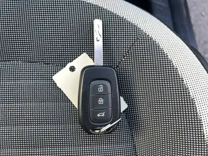 Photo 17 Renault Twingo  III SCe 65