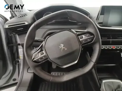 Photo 12 Peugeot 2008  PureTech 130 S&S BVM6