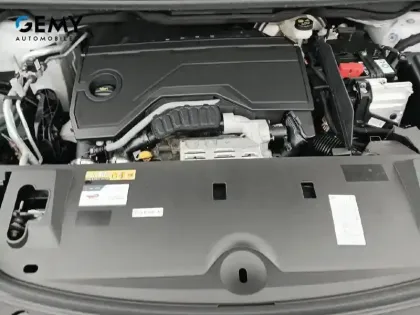 Photo 34 Peugeot 3008  Hybrid 136 e-DCS6