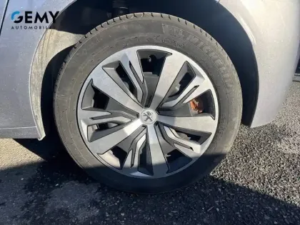 Photo 10 Peugeot 208  PureTech 75 S&S BVM5