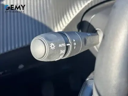 Photo 20 Peugeot 208  PureTech 75 S&S BVM5