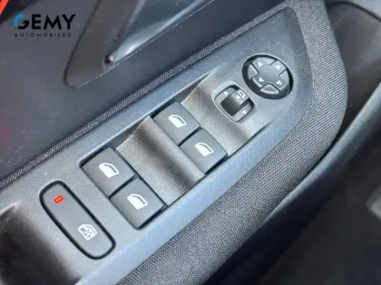 Photo 15 Peugeot 208  PureTech 75 S&S BVM5