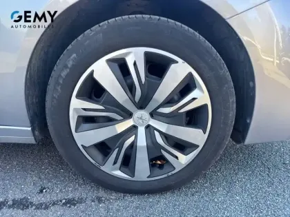 Photo 12 Peugeot 208  PureTech 75 S&S BVM5