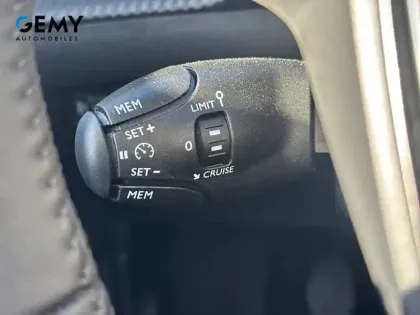 Photo 19 Peugeot 208  PureTech 75 S&S BVM5