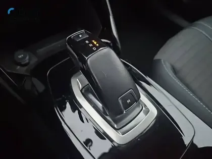 Photo 32 Peugeot 2008  BlueHDi 130 S&S EAT8