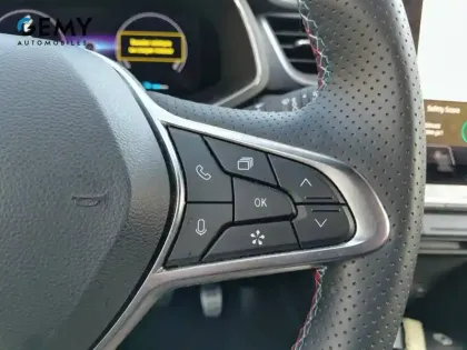 Photo 15 Renault Captur  E-Tech full hybrid 145 ch