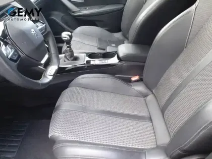 Photo 8 Peugeot 2008  BlueHDi 110 S&S BVM6