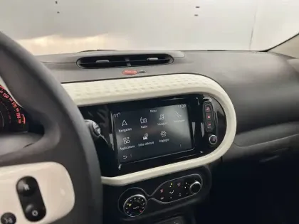 Photo 41 Renault Twingo  III SCe 65
