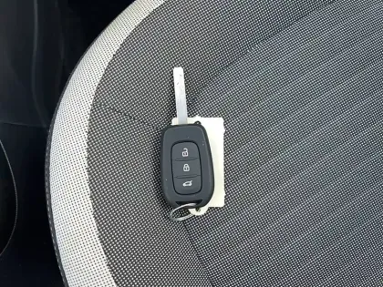 Photo 17 Renault Twingo  III SCe 65