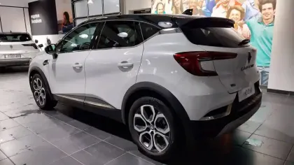 Photo 2 Renault Captur  E-Tech 145 - 21