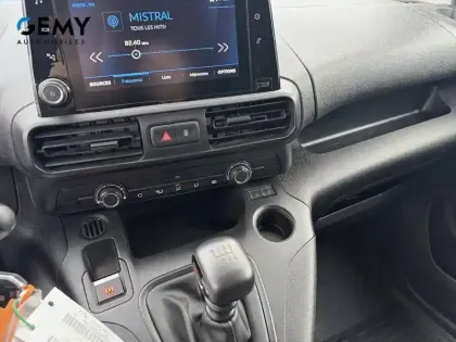 Photo 13 Peugeot Partner  FOURGON STANDARD 650 KG BLUEHDI 100 S&S BVM6