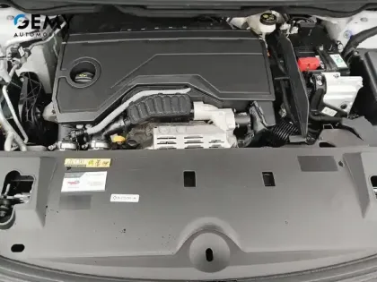 Photo 11 Peugeot 3008  Hybrid 136 e-DCS6