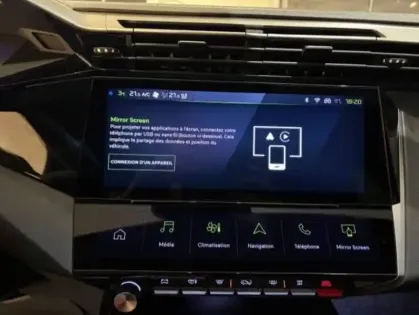 Photo 17 Peugeot 408  Hybrid 145 e-DCS6