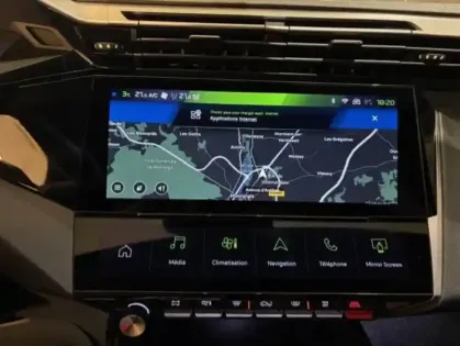 Photo 16 Peugeot 408  Hybrid 145 e-DCS6