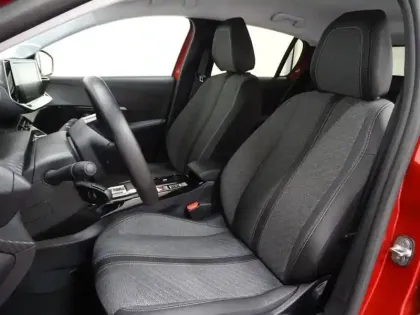 Photo 23 Peugeot 208  Electrique 50 kWh 136ch
