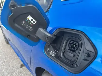 Photo 11 Peugeot 208  Electrique 50 kWh 136ch