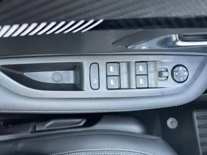 Photo 16 Peugeot 208  Electrique 50 kWh 136ch