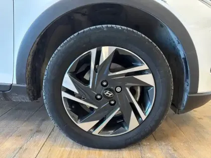 Photo 15 Hyundai Bayon  1.0 T-GDi 100 DCT-7 Hybrid 48V