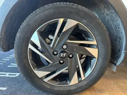 Photo 16 Hyundai Bayon  1.0 T-GDi 100 DCT-7 Hybrid 48V