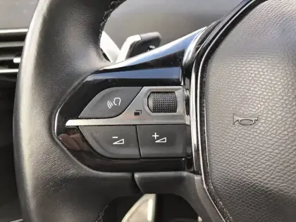 Photo 19 Peugeot 3008  Hybrid 225 e-EAT8