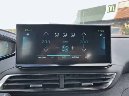 Photo 22 Peugeot 3008  Hybrid 225 e-EAT8