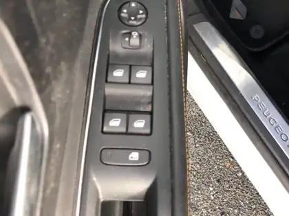 Photo 14 Peugeot 3008  Hybrid 225 e-EAT8