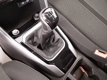 Photo 13 Volkswagen T-roc  1.0 TSI 110 Start/Stop BVM6