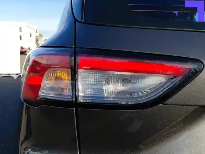 Photo 12 Ford Kuga  2.5 Duratec 190 ch FlexiFuel FHEV E85 Powershift