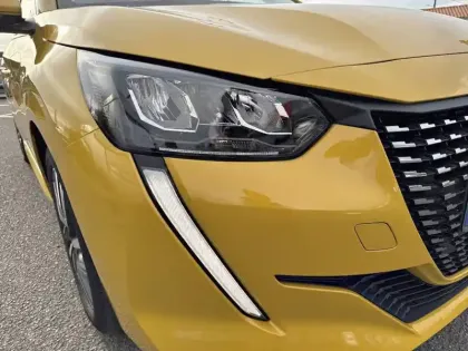 Photo 15 Peugeot 208  PureTech 100 S&S EAT8