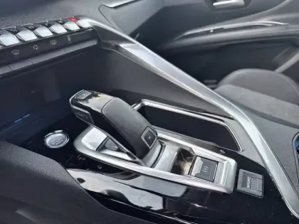 Photo 13 Peugeot 3008  Puretech 130ch S&S EAT8