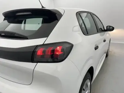 Photo 82 Peugeot 208  BLUEHDI 100 S&S BVM6