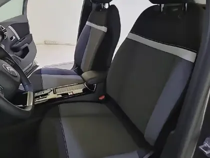 Photo 10 Citroën C4  Hybride 100 e-DCS6