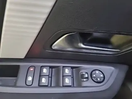 Photo 28 Citroën C4  Hybride 100 e-DCS6