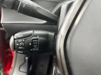 Photo 19 Peugeot 2008  Electrique 136 ch