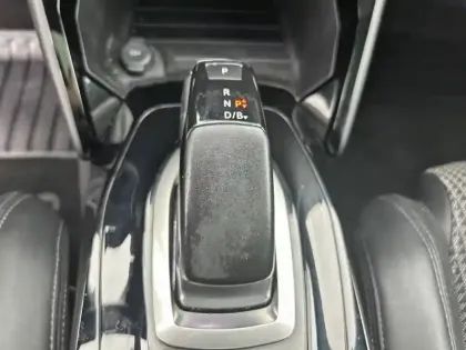 Photo 13 Peugeot 2008  Electrique 136 ch