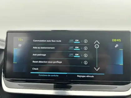 Photo 25 Peugeot 2008  Electrique 136 ch