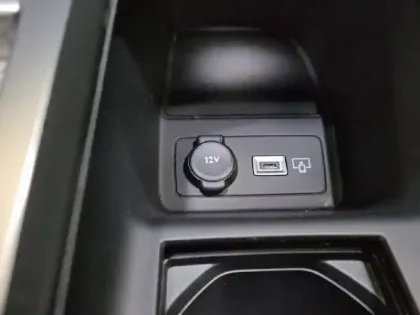 Photo 25 Peugeot 308  BlueHDi 130ch S&S EAT8