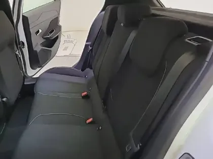 Photo 11 Peugeot 308  BlueHDi 130ch S&S EAT8