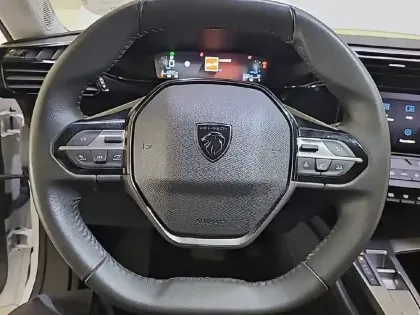 Photo 8 Peugeot 308  BlueHDi 130ch S&S EAT8