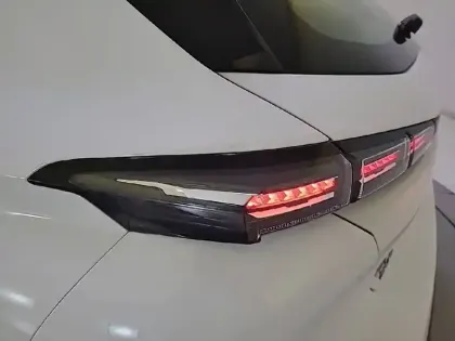 Photo 16 Peugeot 308  BlueHDi 130ch S&S EAT8