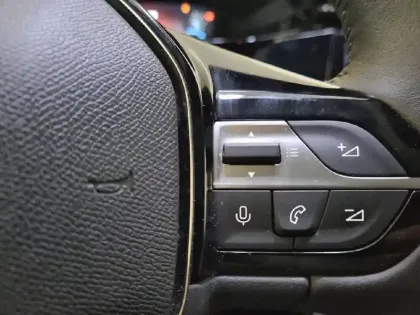 Photo 27 Peugeot 308  BlueHDi 130ch S&S EAT8