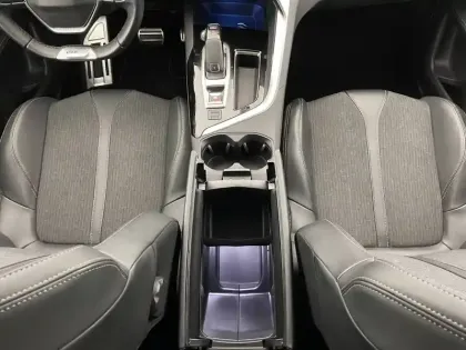 Photo 31 Peugeot 3008  Puretech 180ch S&S EAT8