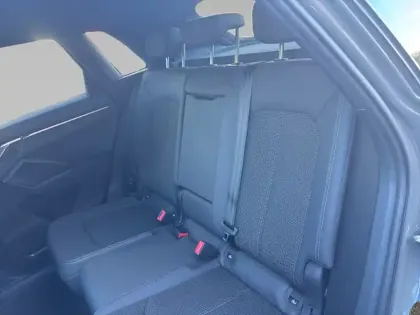 Photo 13 Audi Q3  35 TFSI 150 ch S tronic 7