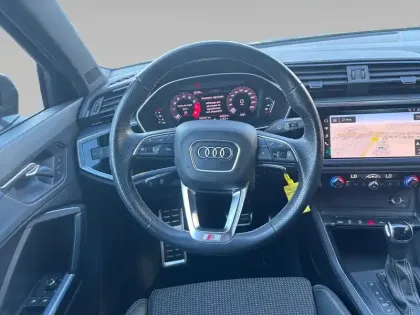 Photo 11 Audi Q3  35 TFSI 150 ch S tronic 7