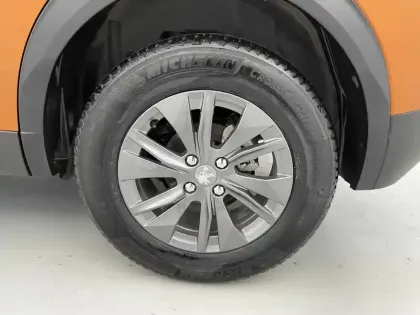 Photo 154 Peugeot 2008  PureTech 100 S&S BVM6