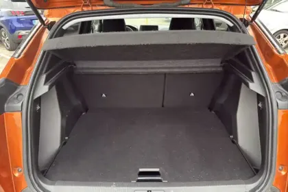 Photo 8 Peugeot 2008  PureTech 100 S&S BVM6