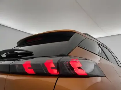 Photo 49 Peugeot 2008  PureTech 100 S&S BVM6