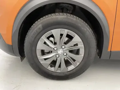 Photo 41 Peugeot 2008  PureTech 100 S&S BVM6