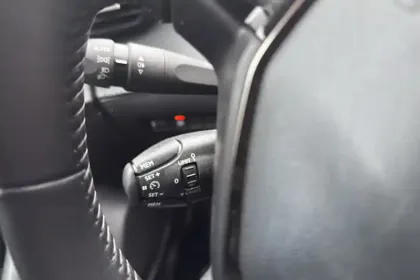 Photo 19 Peugeot 2008  PureTech 100 S&S BVM6